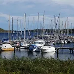 Wohnen Am Seglerhafen Mit Traveblick Im Kontorhaus Viele Extras * Λίμπεκ