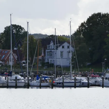 Wohnen Am Seglerhafen Mit Traveblick Im Kontorhaus Viele Extras * Lübeck