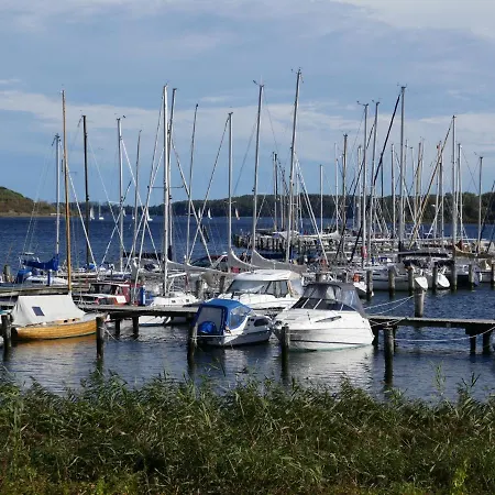 Wohnen Am Seglerhafen Mit Traveblick Im Kontorhaus Viele Extras * Lübeck