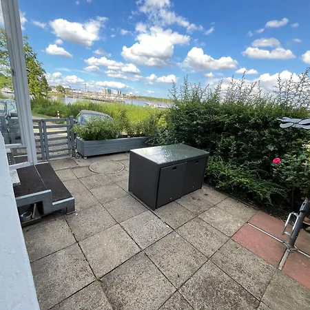 Wohnen Am Seglerhafen Mit Traveblick Im Kontorhaus Viele Extras * Lubeka