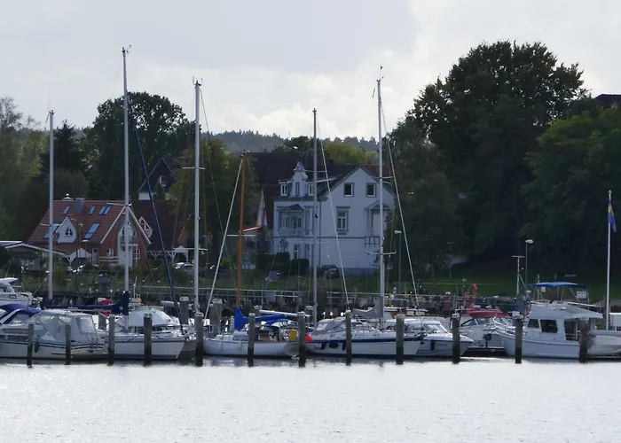 Wohnen Am Seglerhafen Mit Traveblick Im Kontorhaus Viele Extras * Lübeck