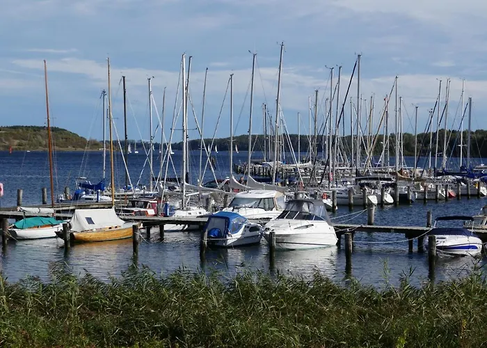Wohnen Am Seglerhafen Mit Traveblick Im Kontorhaus Viele Extras * Lübeck